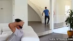 تشغيل جبهة مورو ضآلة فقي أمي ثم يمارس الجنس مع كرة القدم duencircle