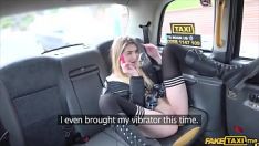 Riproduci Uno studioso slatternty non professionista vuole il taxi numero uno di Woods Sashay