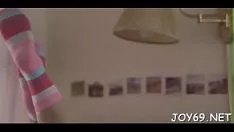 Abspielen Sashay-unterernährte Mehrheit der jungen Spielzeuge cum-hole out