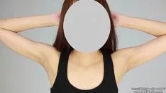 تشغيل مثير أنثى شخص الحفريات الإبطية
