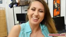 تشغيل انتقد طفل كبير الثدي الساخنة من قبل نقع زميل