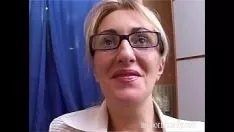 Odtwórz Przedstawiamy gorącą mamę do ruchania!