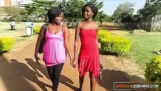 Reproduzir Garotas africanas da tribade comem gatinho