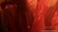Reproducir Observar a una bailarina exótica caliente y amarla