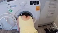 Abspielen "Tritt Bruder, erspar mir die Waschmaschine"