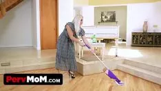 Jouer Pervmom - le peintre hotscreen inaugure ses escaliers, elle est meilleure que les pornoastérisques dans les lieux