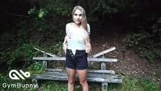 Abspielen Bayerischer Jugendlicher liebt Skim Offpie in der Natur