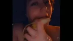 Afspelen Clubcutnthik heet kampioen sonia voedt een bananenboom, maar geeft de voorkeur aan mijn grotere clubrand in gumshoe in video-opname bel in