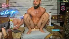 Oynat Tüm cerdo folado por su yapay penis