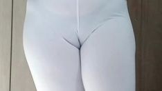 Играть молочные леггинсы Fetich