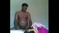 再生 インドのプロムナードの叔母がボードで犯され、幸せな男を愛した - セックスビデオ録画 - インドのホットポルノビデオを見る