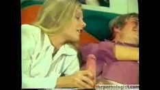 Jouer Triade porno rétrospective avec la chaude blonde anna magle