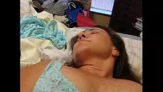 Putar Status pernikahan Leila bspoil