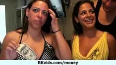 Riproduci Smut hottie scopata per soldi 9