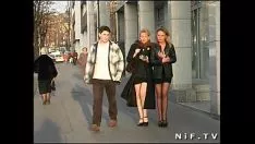 Riproduci La bionda francese delfynn delage sperpera un ragazzo in macchina