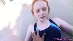 চালান মোড়ানো লাল-শিরোনাম কাম সহ