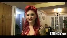 Reproducir zorra emo con tatuajes 1221