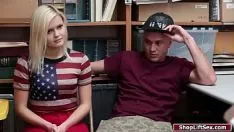 Odtwórz Łączy w pary cnix i pieprzy się z jej kotkiem-gf