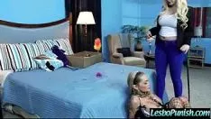 Redare Lez prețioasă Missy obține jucăriile sexuale penalizate prin înregistrare video tribade-12