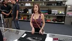 تشغيل لوني لاتينا إخلاء مؤخرتها للحصول على المال
