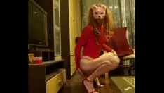 Afspelen Monika slikt sperma en neukt haar kont
