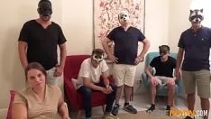 Putar 5 kejutan ayam untuk claire p: gangbang yang tidak akan dia lupakan dengan mudah!