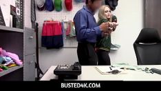 Играть Busted4k - офицер трахает тупого магазинного вора - Эмма Старлетто