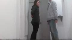 Abspielen Amateur-Ballbusting-Action: Vera und Donny werden pervers