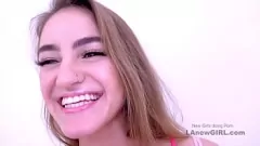 Redare Sora vitregă a lui Kenzie Madison, blondă, tocilar, înghite sperma în audiție POV
