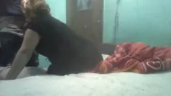 चलाएँ लैटिना एमेच्योर जोड़े ने बिस्तर पर भावुक blowjob और doggystyle सेक्स करते हुए फिल्माया