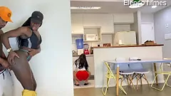 Afspelen Jeff's vriend neukt Fernanda Chocolatte terwijl Karen Oliver toekijkt