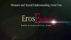 Jouer Une séance de massage érotique interracial se terminant par un plaisir anal sensuel et une pipe romantique