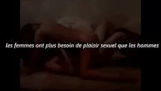 Jouer Un agréable batteur de fucworld brassé à la maison et personnifié par une perfection, enregistrement vidéo en france français