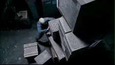 Abspielen Die Missy, die das Unentschieden der Lena Hornisse zurückschreckte (2009) getrennt b