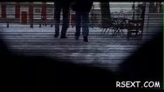 Играть Горячая черная потаскушка сосет белый хвастливый пунш и получает сильное поражение