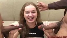 Abspielen Missy aus Parkland unterzieht sich 2 Schwänzen