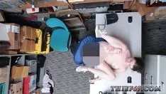 Oynat Bay memur tesadüfen, tahminimce yaş sınırının olması için çabaladı.